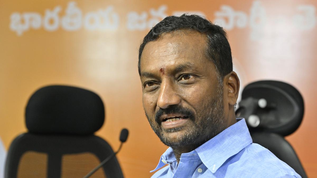 Govt. lacks guts to arrest those responsible for phone tapping: BJP